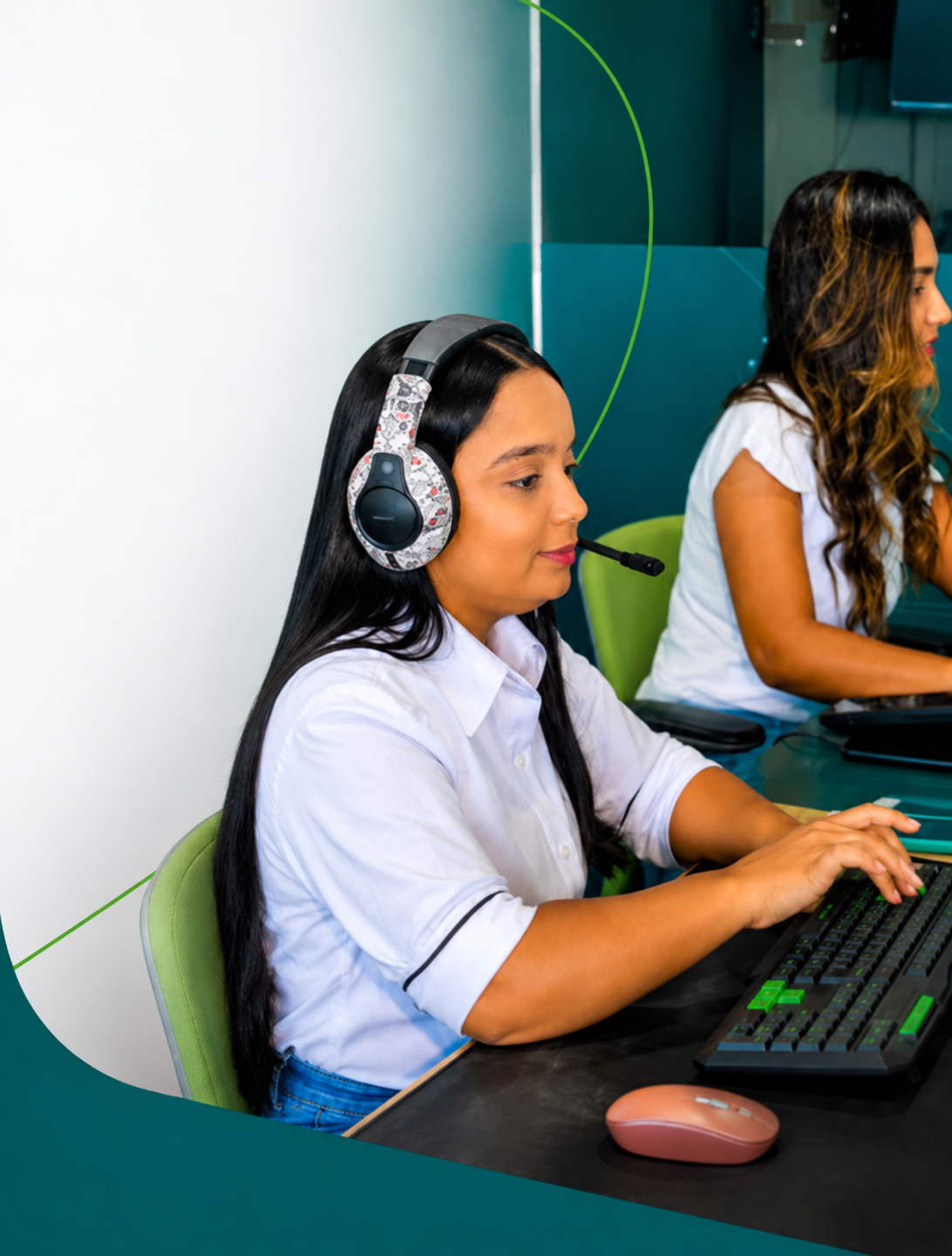 Equipe de atendimento da VIP Telecom