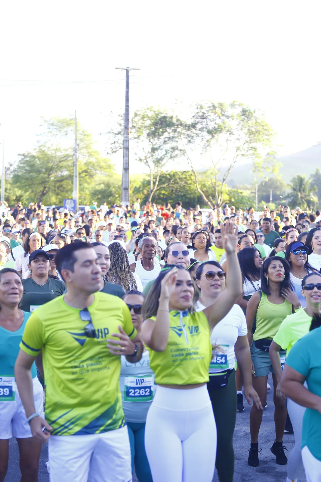 Participantes reunidos no ponto de largada